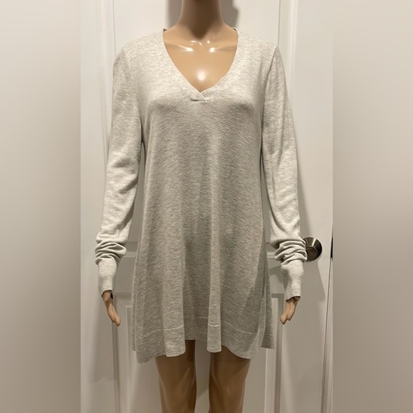 Loft Cozy Light Gray Long Sleeve Tunic size M - Picture 1 of 5